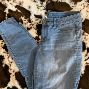 Ann Taylor jeans in super skinny 29/8 size